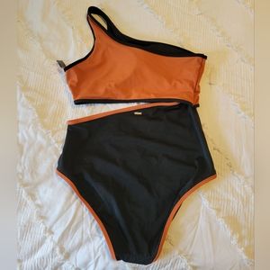 Victoria Secret Cutout One-Piece Swimsuit NWT, XL, Black and Ginger